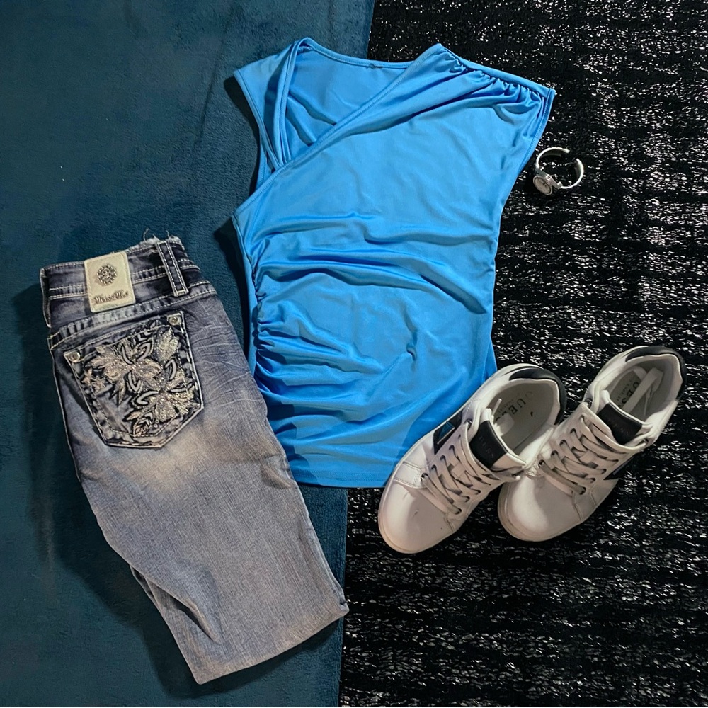Blue strappy top, perfect for summer
